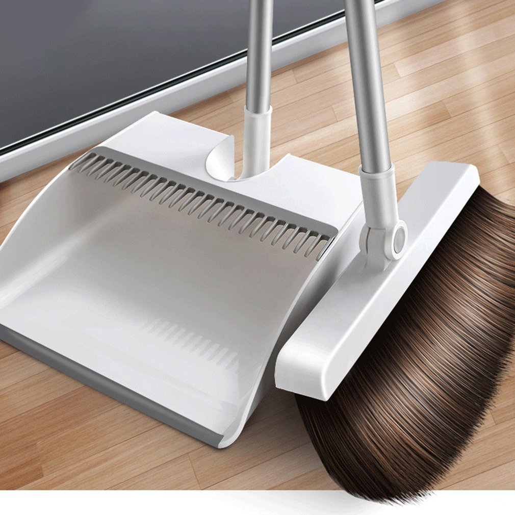 Magnetic broom and dustpan set